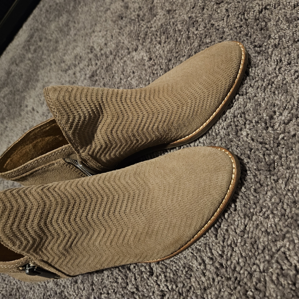 Lucky Brand Tan Suede Ankle Boots Size 9